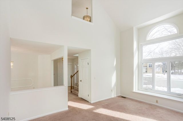 4 Updike Ave, Hillsborough Twp., NJ 08844