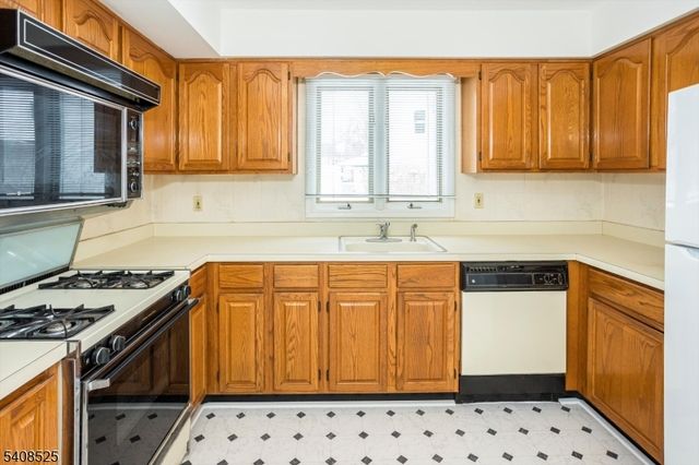 4 Updike Ave, Hillsborough Twp., NJ 08844