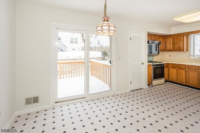 4 Updike Ave, Hillsborough Twp., NJ 08844