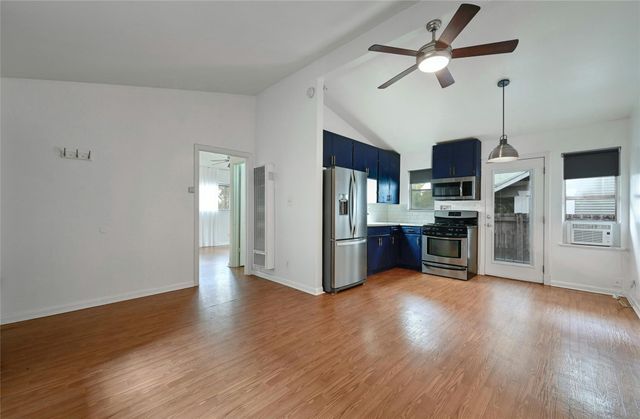 515 Pecan Grove Rd A, Austin, TX 78704