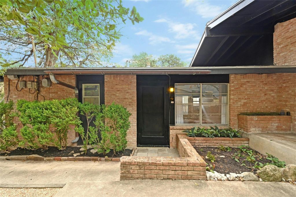 515 Pecan Grove Rd A, Austin, TX 78704