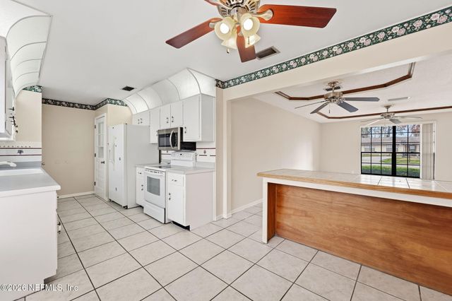 222 BEECHWOOD Court, Orange Park, FL 32073