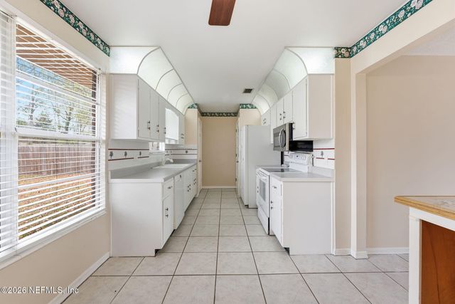 222 BEECHWOOD Court, Orange Park, FL 32073