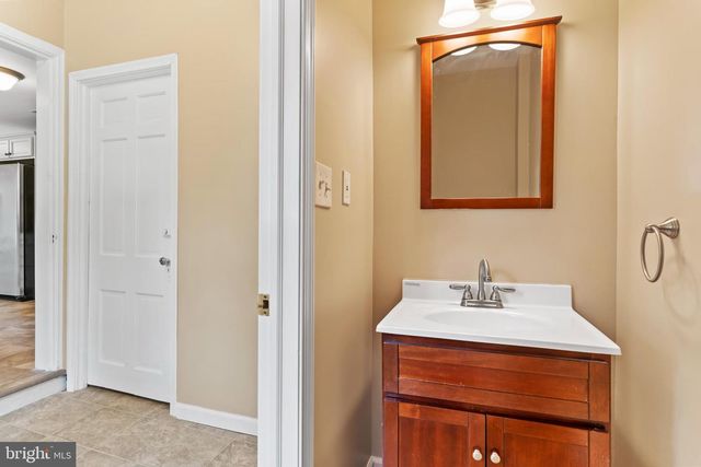1704 WYNDHAM RD, Camp Hill, PA 17011