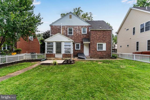 1704 WYNDHAM RD, Camp Hill, PA 17011