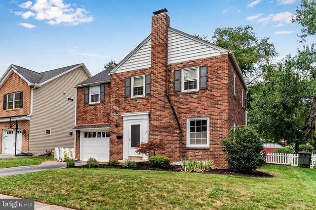 1704 WYNDHAM RD, Camp Hill, PA 17011