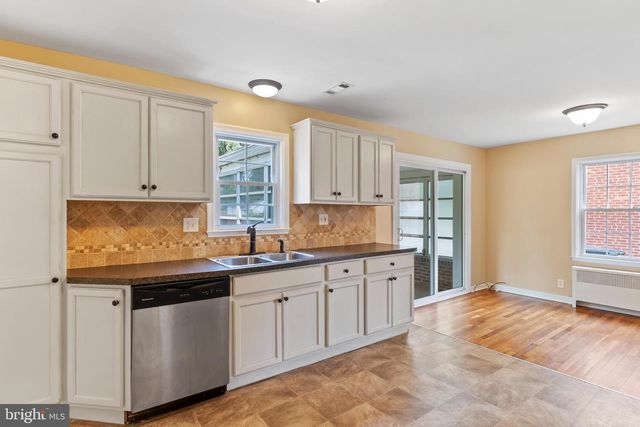 1704 WYNDHAM RD, Camp Hill, PA 17011