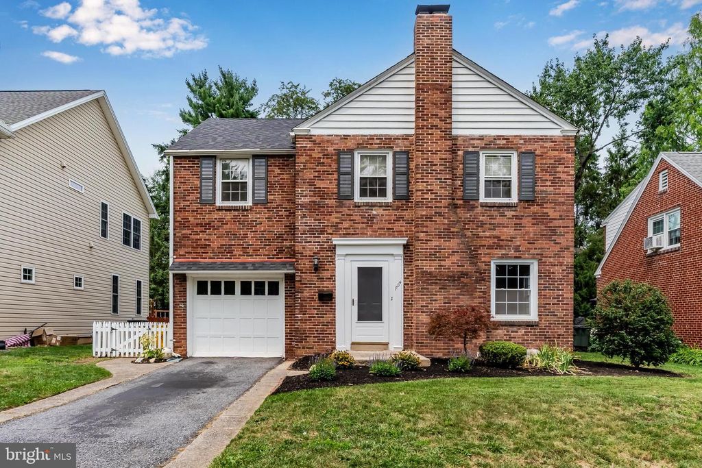 1704 WYNDHAM RD, Camp Hill, PA 17011