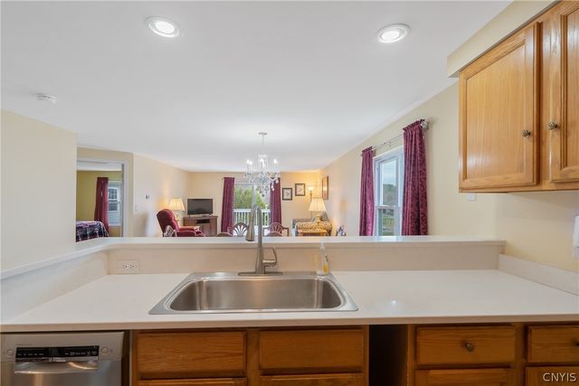 307 Clouds View Circle, Camillus, NY 13031