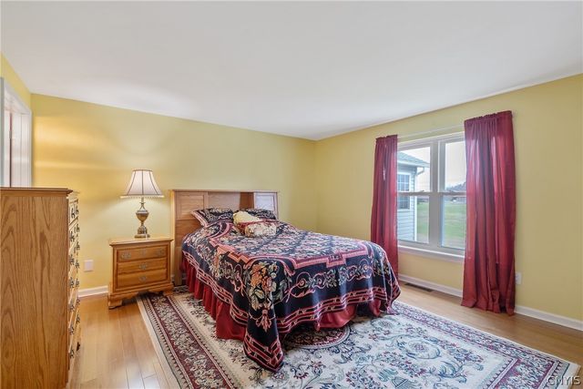 307 Clouds View Circle, Camillus, NY 13031