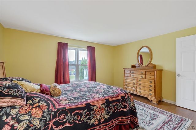 307 Clouds View Circle, Camillus, NY 13031