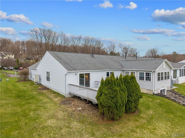 307 Clouds View Circle, Camillus, NY 13031
