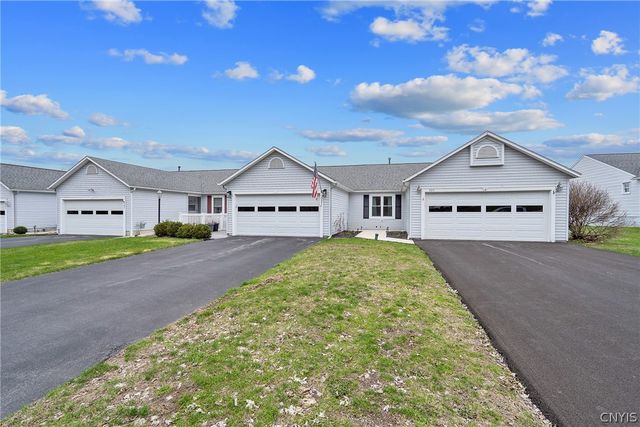 307 Clouds View Circle, Camillus, NY 13031