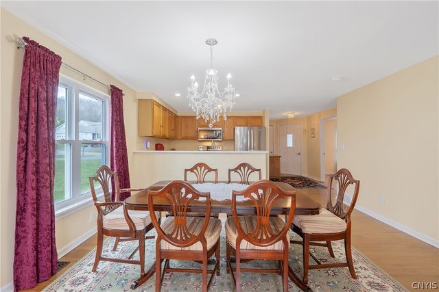 307 Clouds View Circle, Camillus, NY 13031