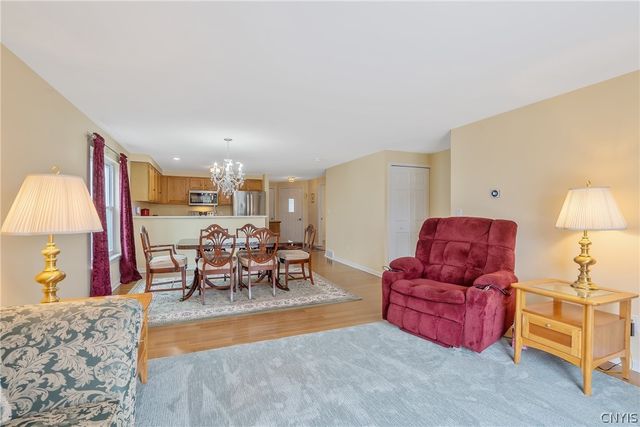307 Clouds View Circle, Camillus, NY 13031