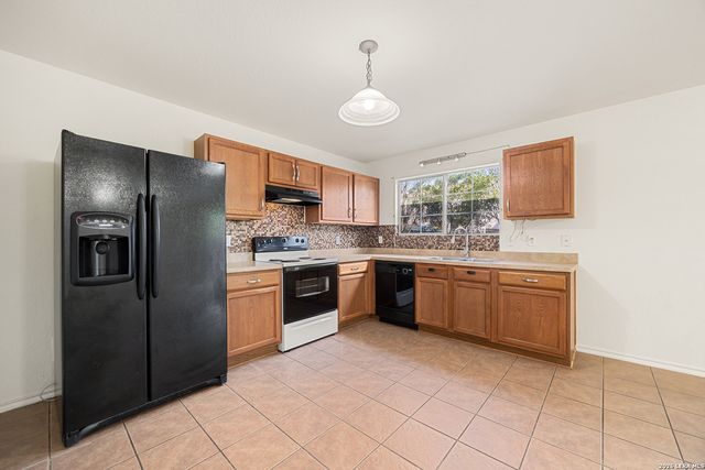 5415 Burgate Farm, San Antonio, TX 78228