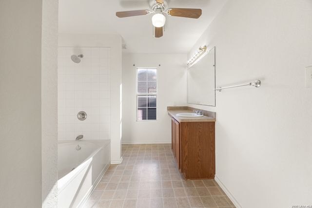 5415 Burgate Farm, San Antonio, TX 78228