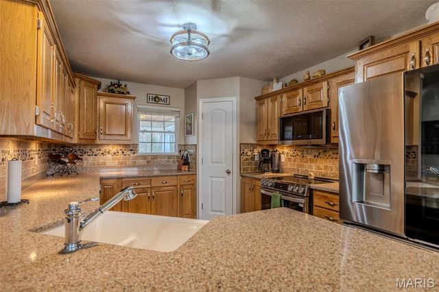 22766 Rumor Lane, Waynesville, MO 65583