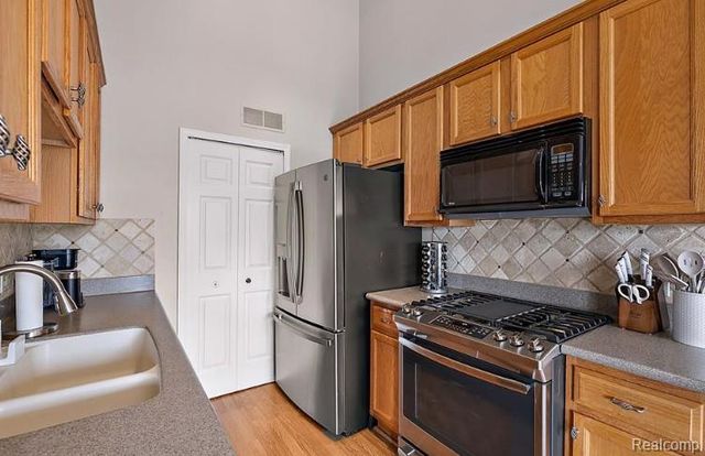 1973 Monarch Drive, Utica, MI 48316