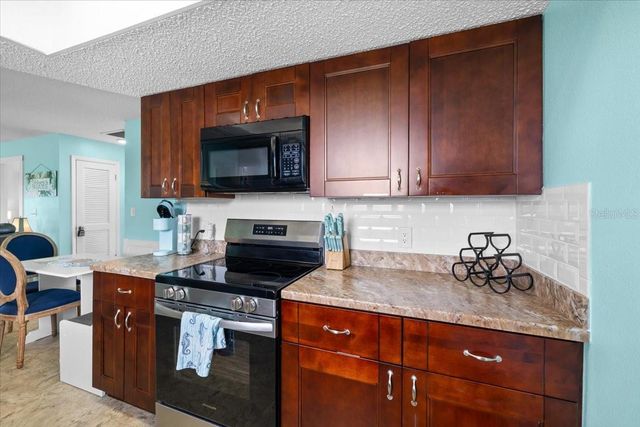 3478 COMPANERO ENTRA, Hernando Beach, FL 34607