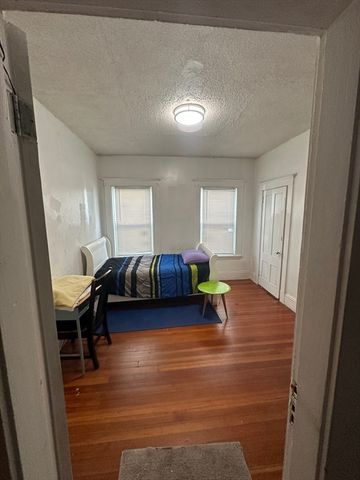 17 George St 2, Somerville, MA 02145