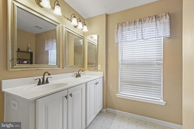200 DRAWYERS DR, Middletown, DE 19709