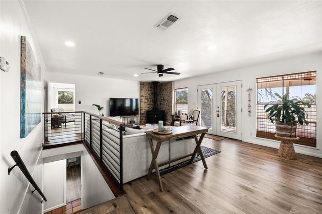 925 Windy Shores LOOP, Spicewood, TX 78669