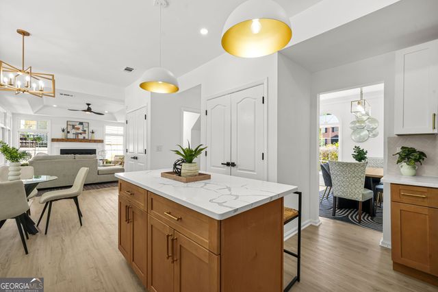 649 Mountain Hbr, Stone Mountain, GA 30087