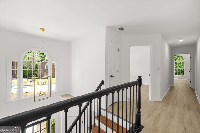 649 Mountain Hbr, Stone Mountain, GA 30087