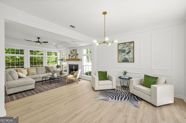 649 Mountain Hbr, Stone Mountain, GA 30087