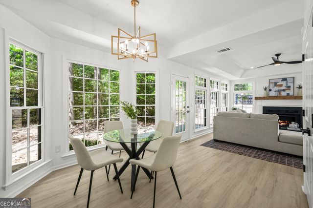 649 Mountain Hbr, Stone Mountain, GA 30087