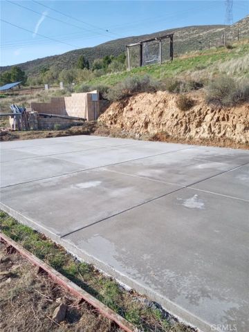 9555 Hierba Road, Agua Dulce, CA 91390