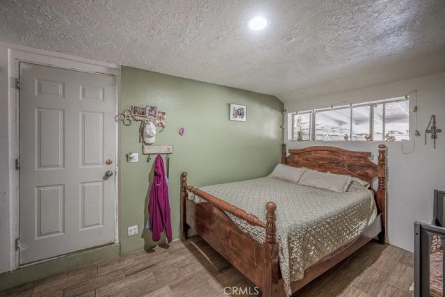 9555 Hierba Road, Agua Dulce, CA 91390