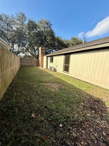 4411 Rattan Avenue, Bay City, TX 77414