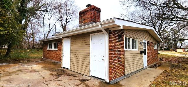 8301 Pepperidge Drive, St Louis, MO 63134