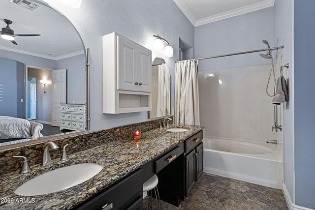 700 W CHERRYWOOD Drive, Chandler, AZ 85248