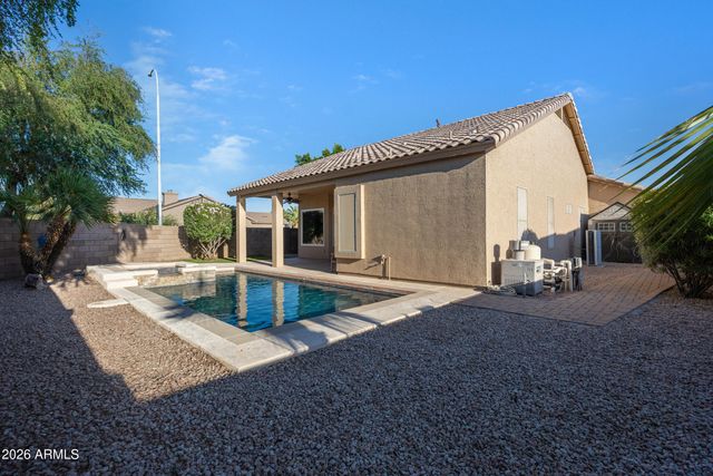 700 W CHERRYWOOD Drive, Chandler, AZ 85248