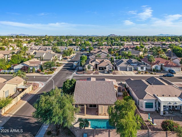 700 W CHERRYWOOD Drive, Chandler, AZ 85248