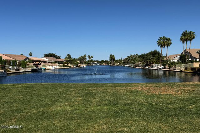 700 W CHERRYWOOD Drive, Chandler, AZ 85248