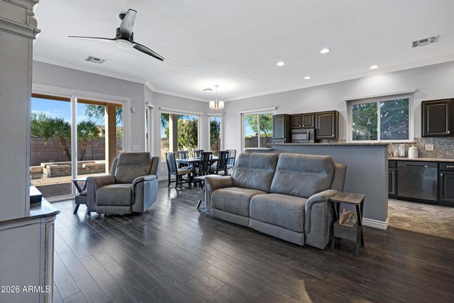 700 W CHERRYWOOD Drive, Chandler, AZ 85248