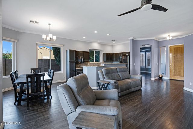 700 W CHERRYWOOD Drive, Chandler, AZ 85248