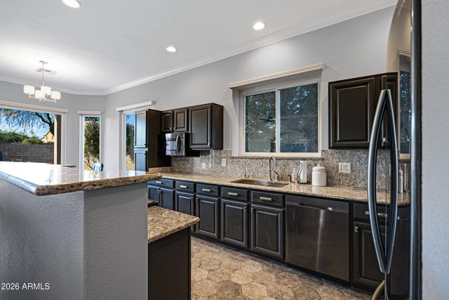 700 W CHERRYWOOD Drive, Chandler, AZ 85248