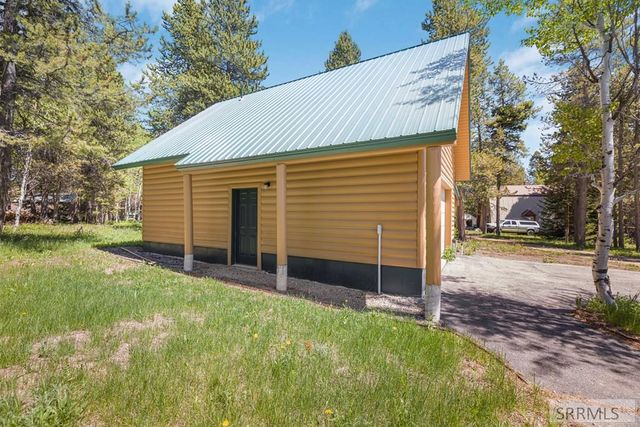 4001 Otter Trail, Island Park, ID 83429