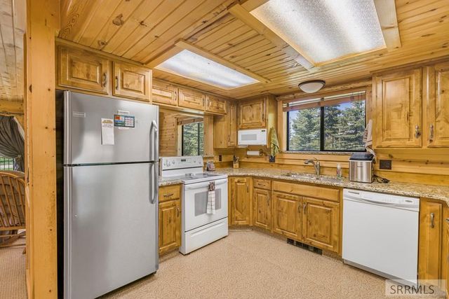 4001 Otter Trail, Island Park, ID 83429