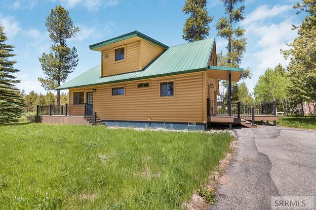 4001 Otter Trail, Island Park, ID 83429