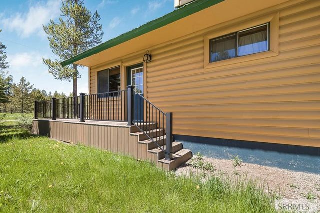 4001 Otter Trail, Island Park, ID 83429