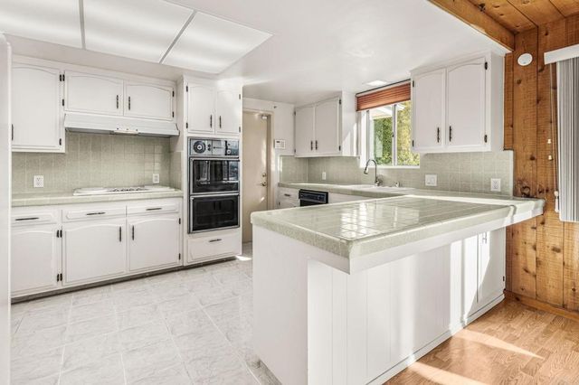 3925 Rogers Rd, Spring Valley, CA 91977