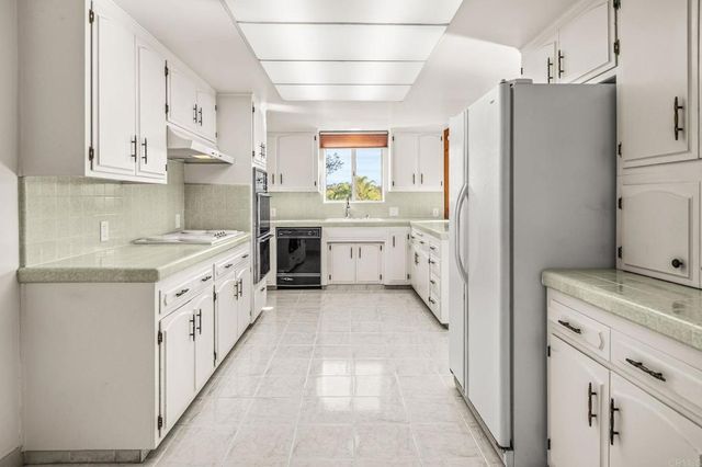 3925 Rogers Rd, Spring Valley, CA 91977