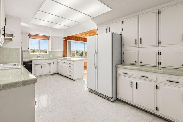 3925 Rogers Rd, Spring Valley, CA 91977