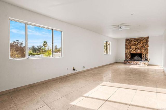 3925 Rogers Rd, Spring Valley, CA 91977